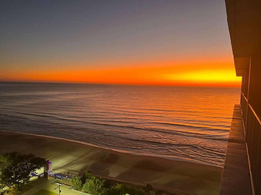 The Esplanade Sea View Apartment Gold Coast Exterior photo